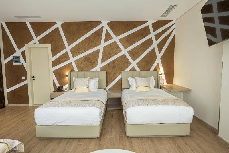 Sky Hotel Tirana - image 6