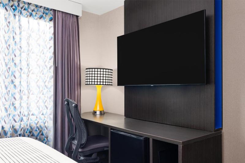 GLo Best Western Bronx NYC - image 7