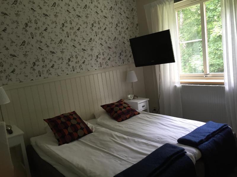 Superior King Room image 3