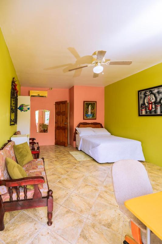 Carolyn's View Guesthouse - image 16