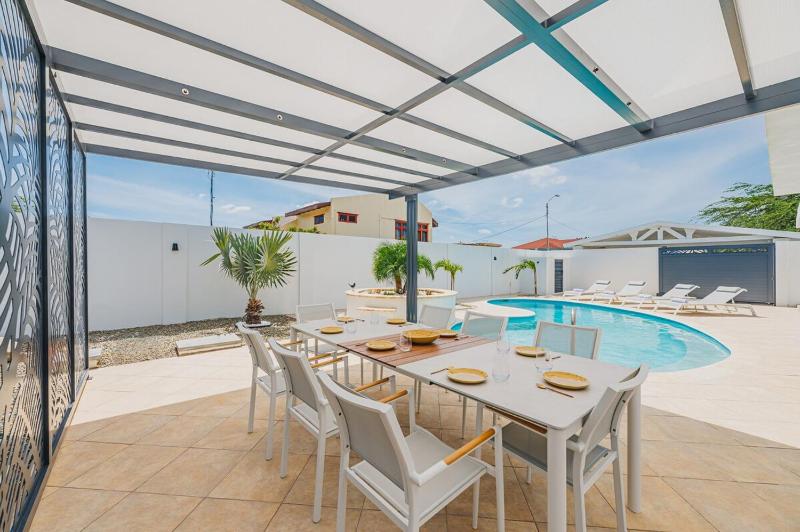 5BR Villa with Pool & Patio at Casa Eloisa by Bocobay - image 4