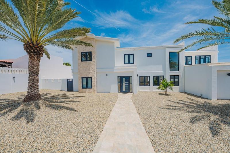 5BR Villa with Pool & Patio at Casa Eloisa by Bocobay - image 24