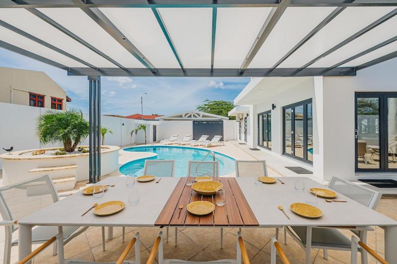 5BR Villa with Pool & Patio at Casa Eloisa by Bocobay - image 39