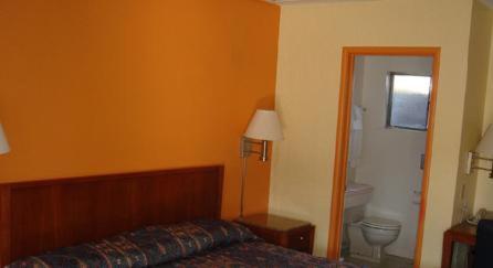 King Room - Non-Smoking image 2