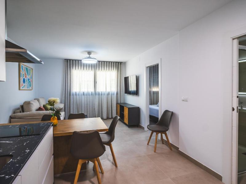 Huelin Edificio Apartamentos - image 2