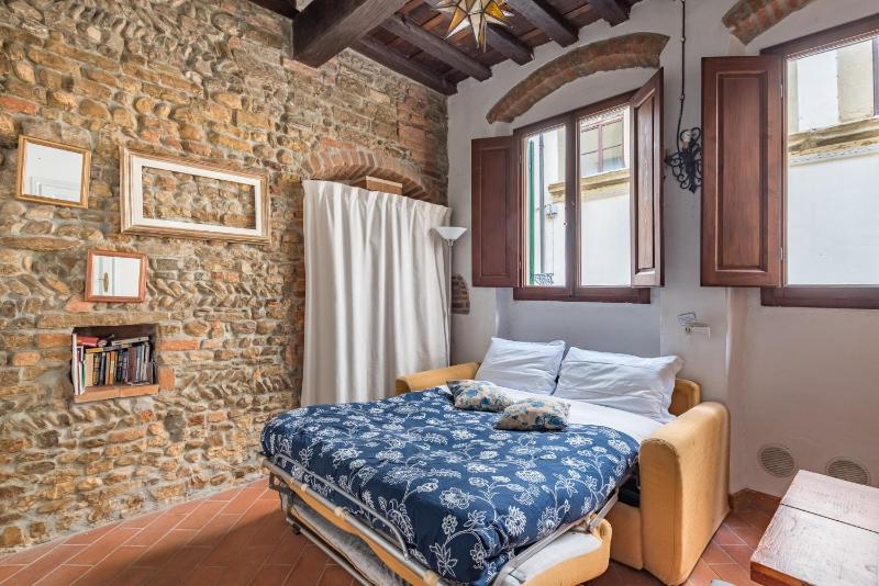 Central and comfortable studio in Florence - image 13