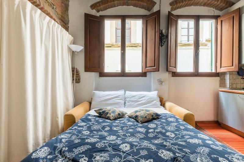 Central and comfortable studio in Florence - image 16