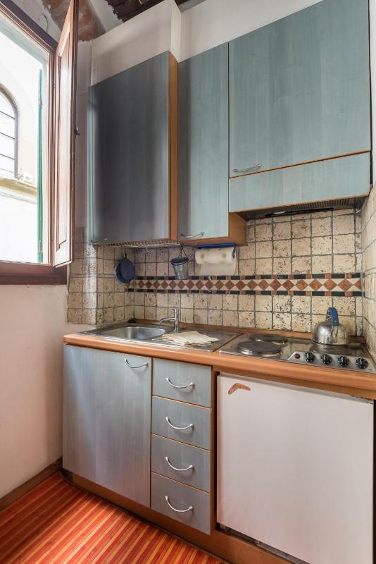 Central and comfortable studio in Florence - image 6