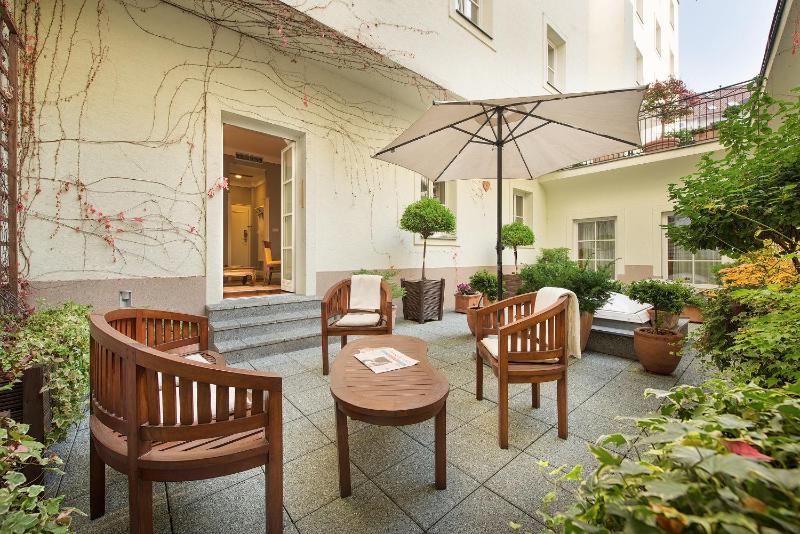 Marrol's Boutique Hotel - image 4