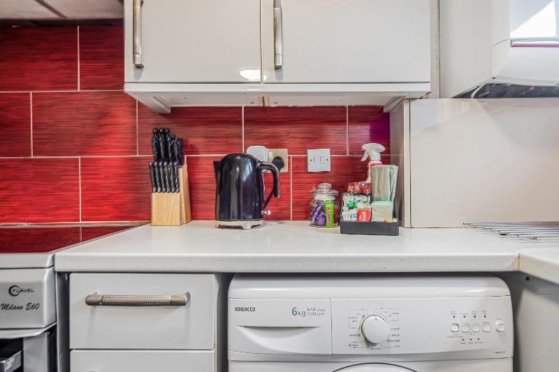 Arena Central 3 Bedrooms Free Parking Perfect for Contractors Relocation and Professional Stays - image 16