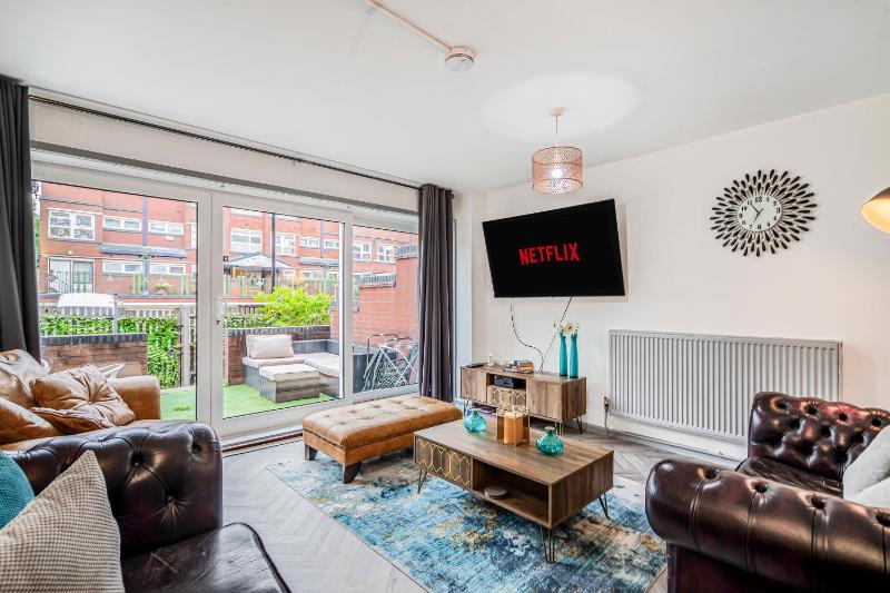 Arena Central 3 Bedrooms Free Parking Perfect for Contractors Relocation and Professional Stays - image 15