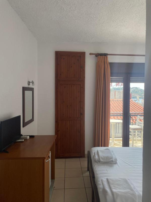 Eros-Iros Portside Stays Skiathos The Authentic Sporadean Living - image 15