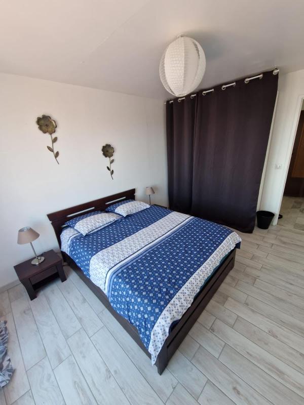 Comfortable stay near the beach and the center - image 10