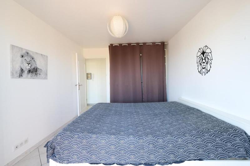Comfortable stay near the beach and the center - image 19