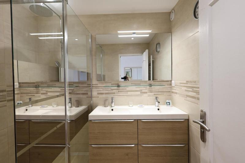 Comfortable stay near the beach and the center - image 8