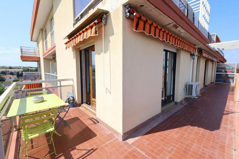 Comfortable stay near the beach and the center - image 18