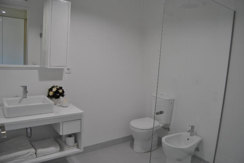 One-Bedroom Bungalow image 3