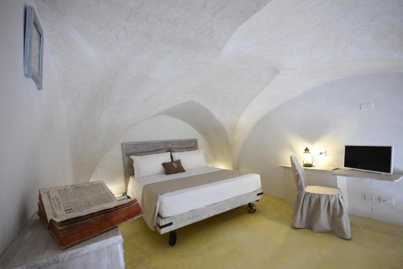 Deluxe Room image 4
