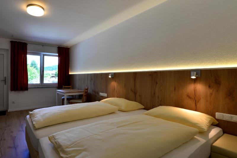 Doppelzimmer mit Balkon image 4