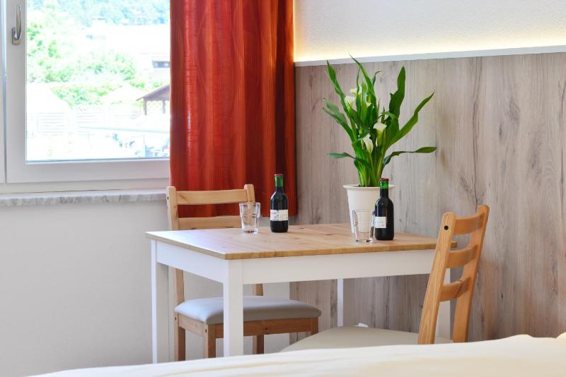 Doppelzimmer mit Balkon image 3