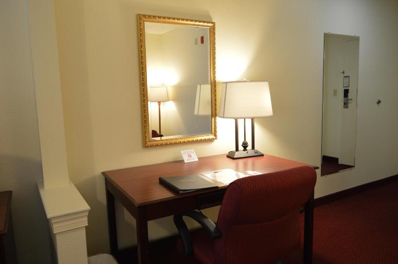Executive King Room image 3