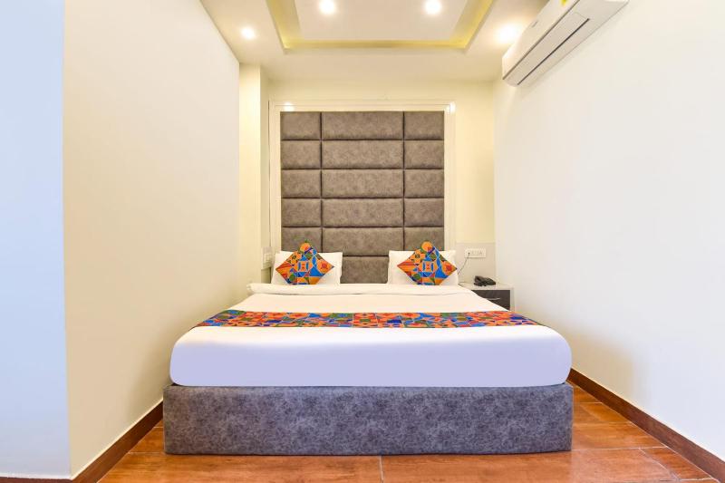 Av Royale GMS Road - image 15