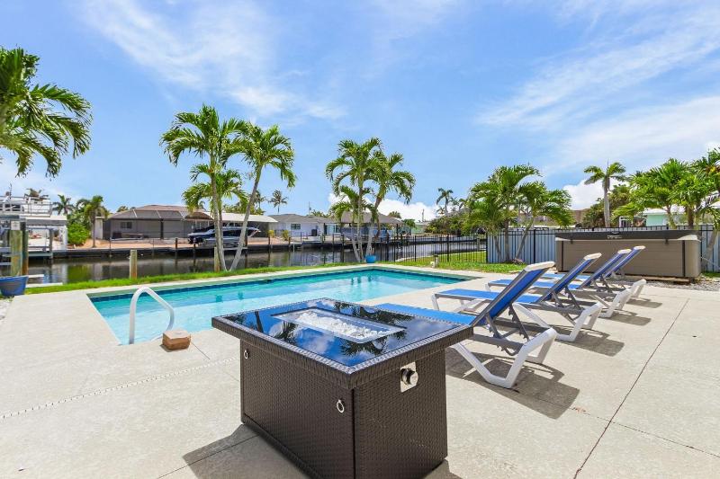 7 Dockside Dream- 3BR 3BA Pool Home with Water views! home - image 5