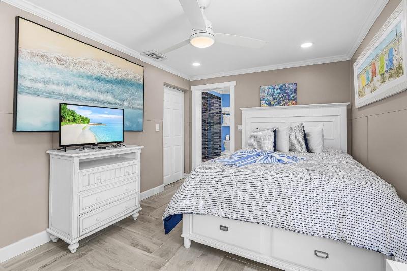7 Dockside Dream- 3BR 3BA Pool Home with Water views! home - image 3