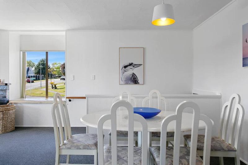 Holiday Haven on Grace - image 6