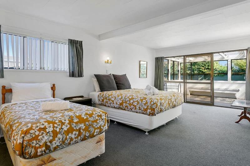 Holiday Haven on Grace - image 22