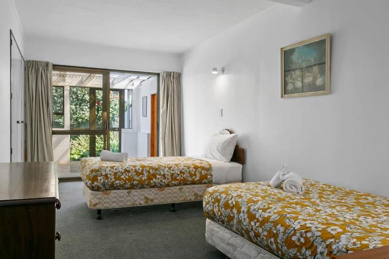 Holiday Haven on Grace - image 13