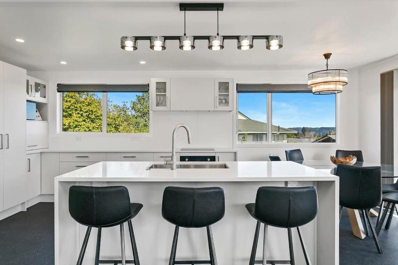 Kensington Gem-Family Getaway - image 29