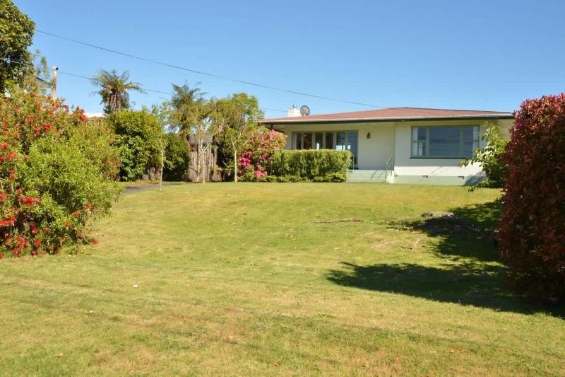 Happiness is Huia a block from the lake - image 6