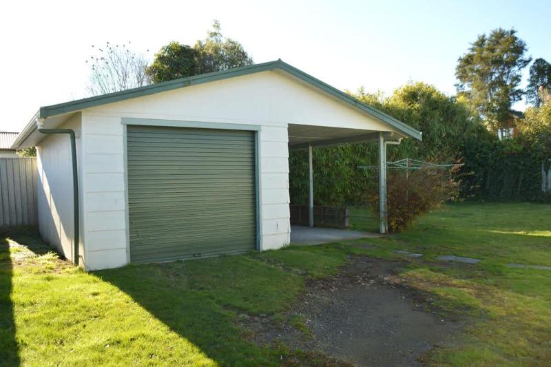 Happiness is Huia a block from the lake - image 3