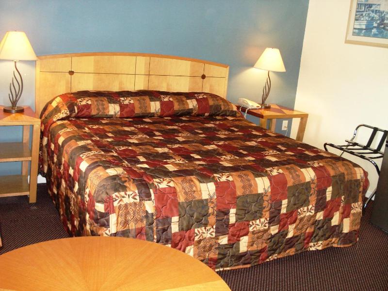 Double Room (1 - 2 Adults) image 3