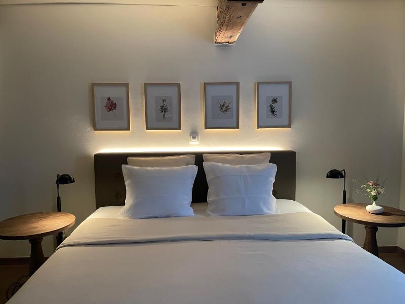 The Herring's Residence - Stylish Private Cottage with Breakfast in Historic Center - Adults-Only - image 13