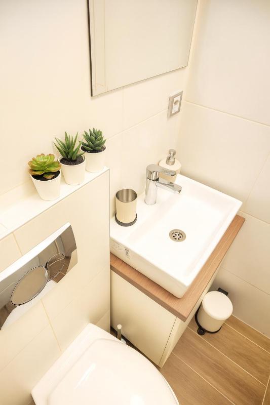 3 BDR for 6 CENTER CLOSE TO NATIONAL MUSEUM - image 9