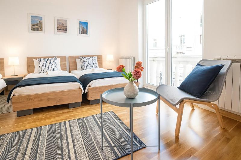 3 BDR for 6 CENTER CLOSE TO NATIONAL MUSEUM - image 11