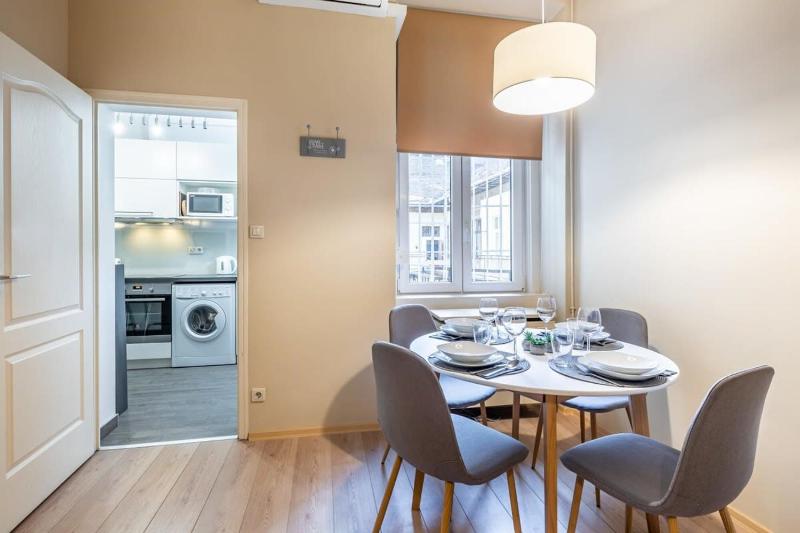 Very Central & Cozy apartment - image 8