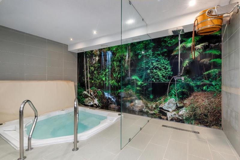 Atrium Apartment Spa & Gym 150m to the Beach Sarbinowo by Noclegi Renters - image 18