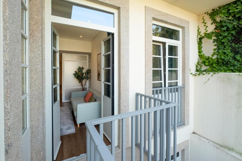 Sao Bento Luxury Hideaway 2 Bedroom Downtown Porto - image 16