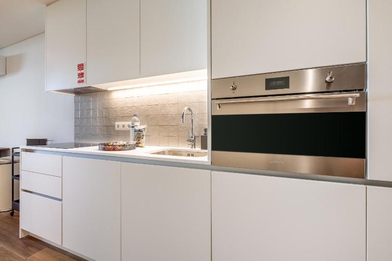 Sao Bento Luxury Hideaway 2 Bedroom Downtown Porto - image 7