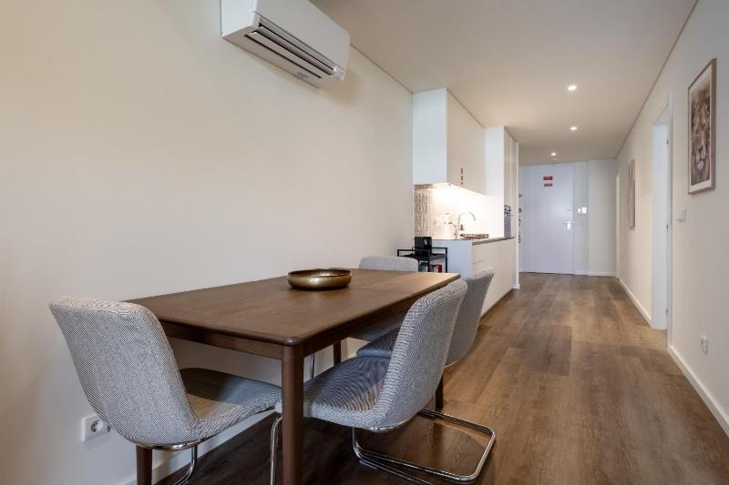 Sao Bento Luxury Hideaway 2 Bedroom Downtown Porto - image 11
