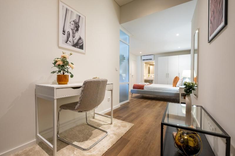Sao Bento Luxury Hideaway 2 Bedroom Downtown Porto - image 13