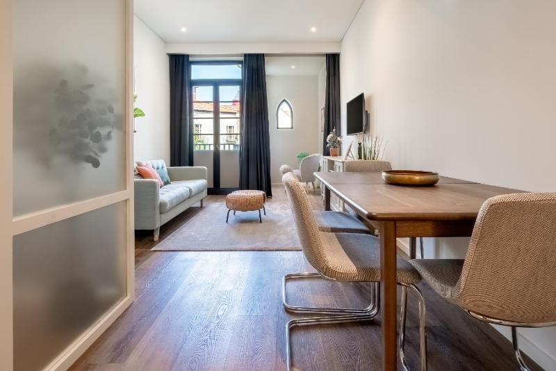 Sao Bento Luxury Hideaway 2 Bedroom Downtown Porto - image 5