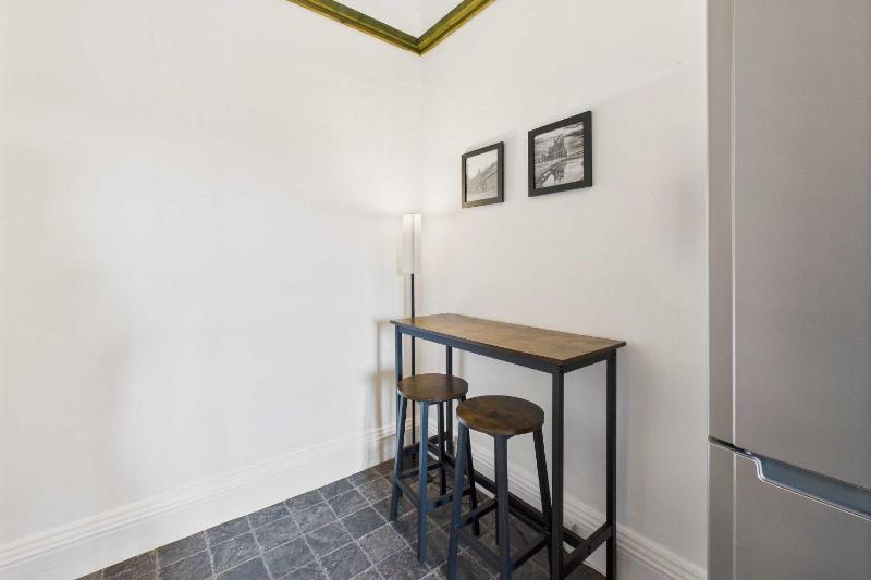 Host & Stay | 27 Metropole Towers - image 13