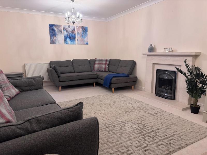 Modern Detached Home - Warwick Uni - Parking - image 33
