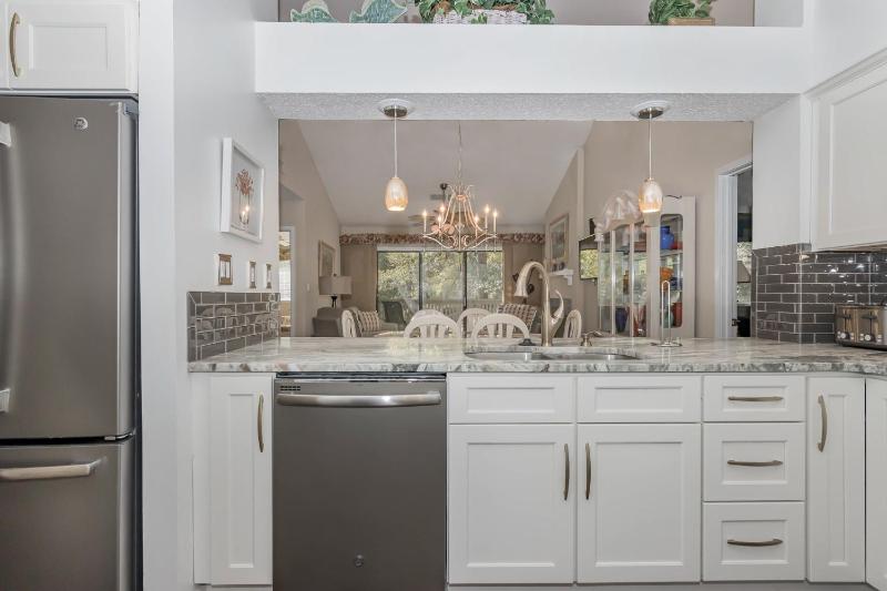 Exquisite 3 bedroom 3 bath villa - 19E West Hyde Park - Kingston Plantation villa - image 43