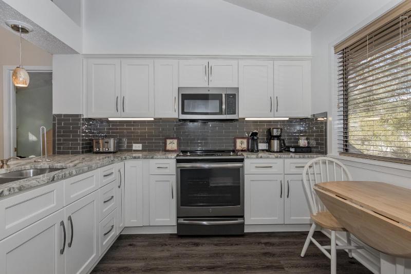 Exquisite 3 bedroom 3 bath villa - 19E West Hyde Park - Kingston Plantation villa - image 41