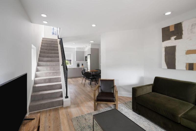 Reside Navy Yard a Wyndham Residence - image 11